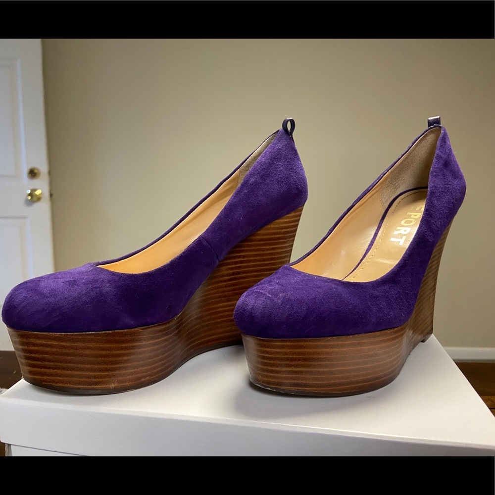 Report purple wedges